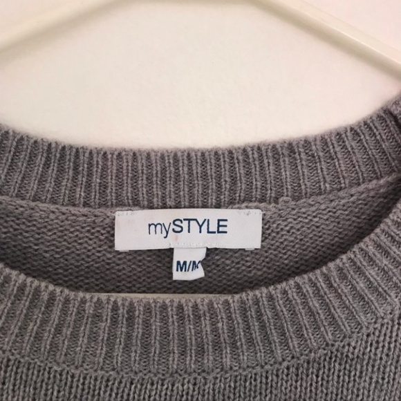 4/$20 Heather grey crewneck basic sweater soft comfy - Picture 2 of 7